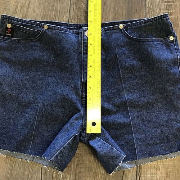 GUESS Jeans Shorts Dark Blue Denim Cut-Off Flat Front Regular Mid Rise Womens 30 - Picture 6 of 11